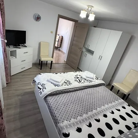 Casa Denisa Feriehus *